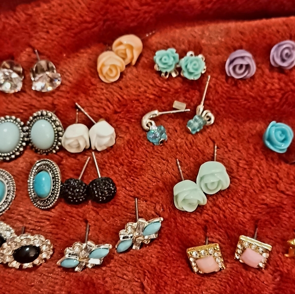 Earring Bundle - Picture 3 of 4